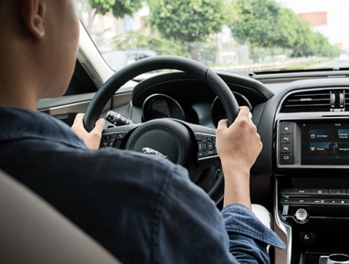 dv-dich-vu-thue-xe-co-tai-xe-1536398647